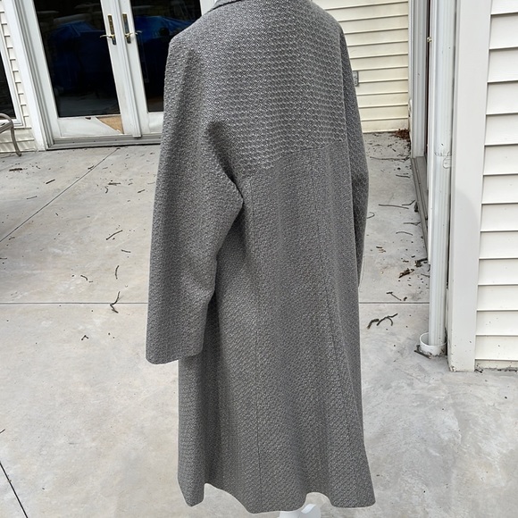 Reformation long grey swing full length dress coat with full lining in satin - Picture 4 of 14